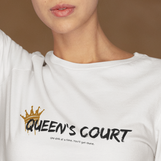 T-Shirt Queen's Court Unisex Tee!